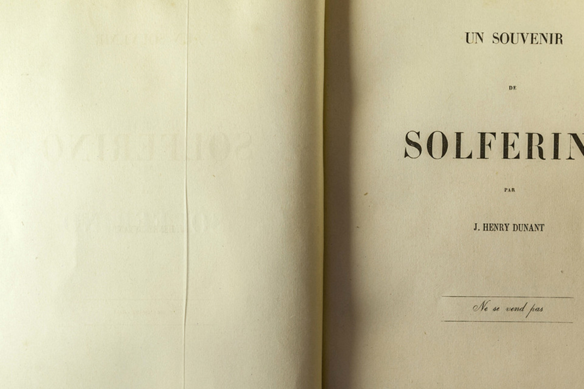 Foto des Buchs "Un Souvenir de Solferino" von Henry Dunant